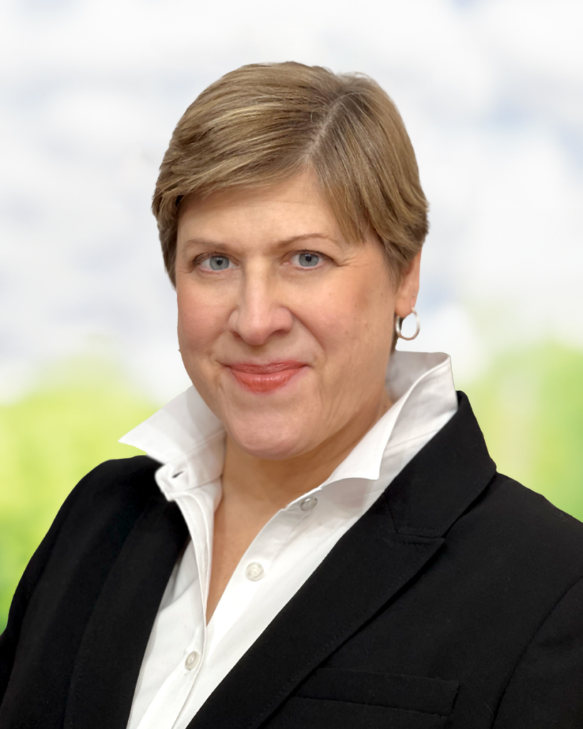 Lisa Volk Headshot